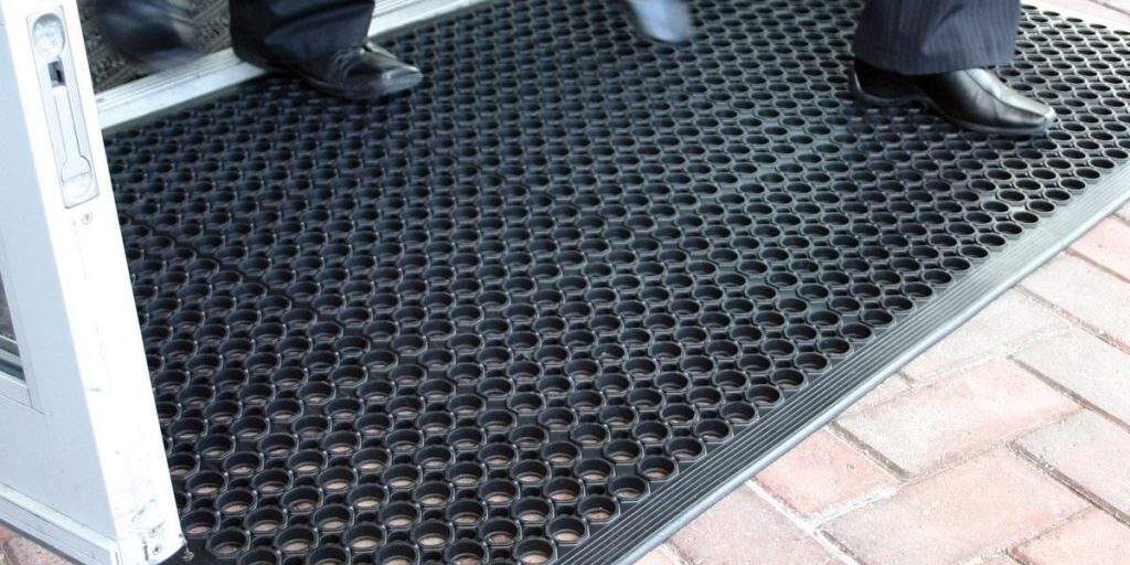 Non-slip rubber kitchen drainage mat
