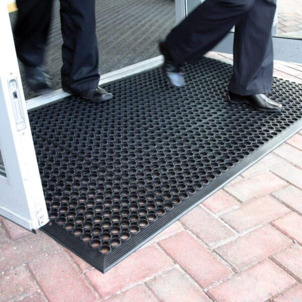 Non-slip rubber kitchen drainage mat