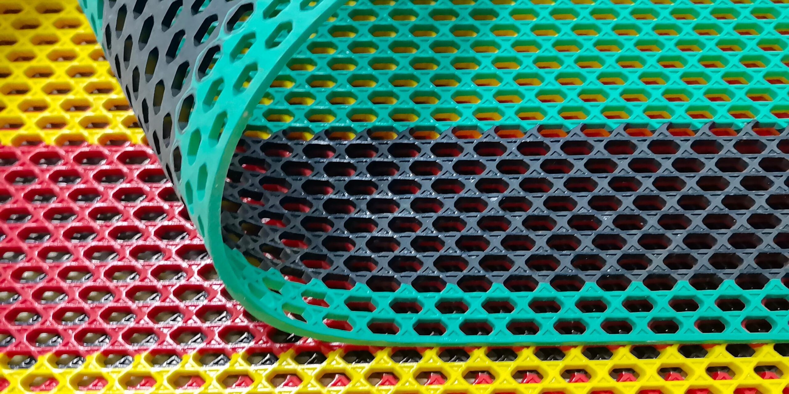 Anti-slip waterproof mat