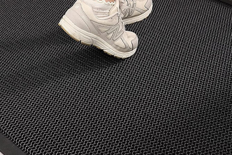 3D elastic outdoor entrance mat