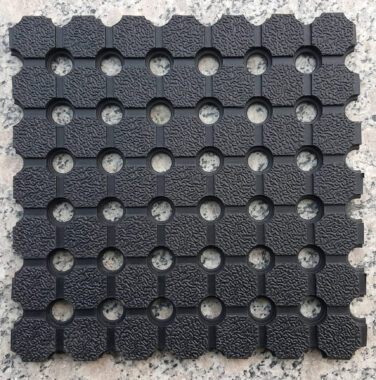 Heavy duty anti-fatigue rubber mat