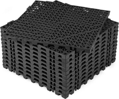 Interlocking rubber drainage mat
