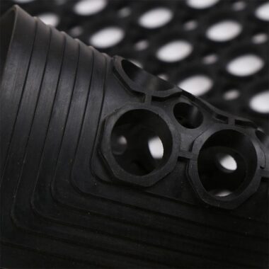 Anti slip drainage rubber flooring mat