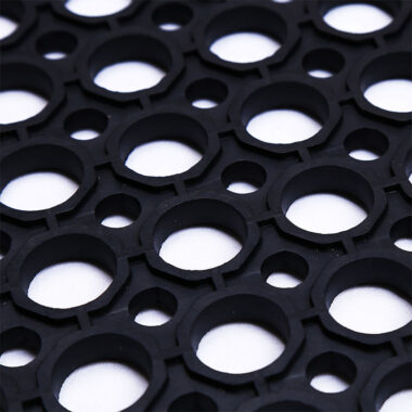 Anti slip drainage rubber flooring mat