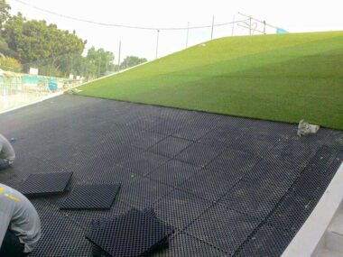 Plastic honeycomb drainage cell mat