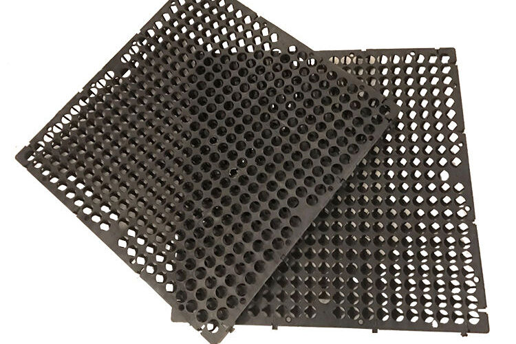 Plastic honeycomb drainage cell mat
