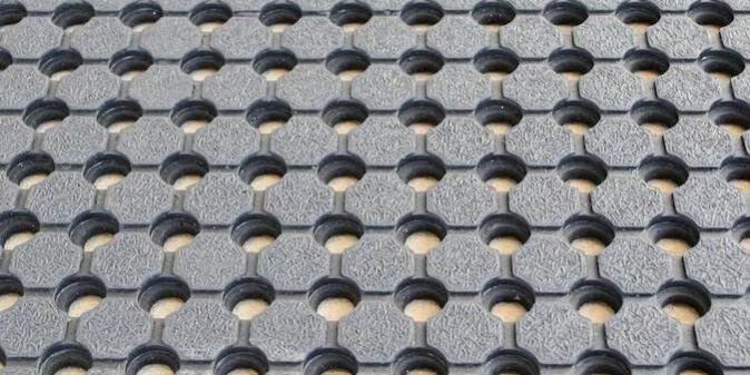 Non-slip hollow ring rubber kitchen mat